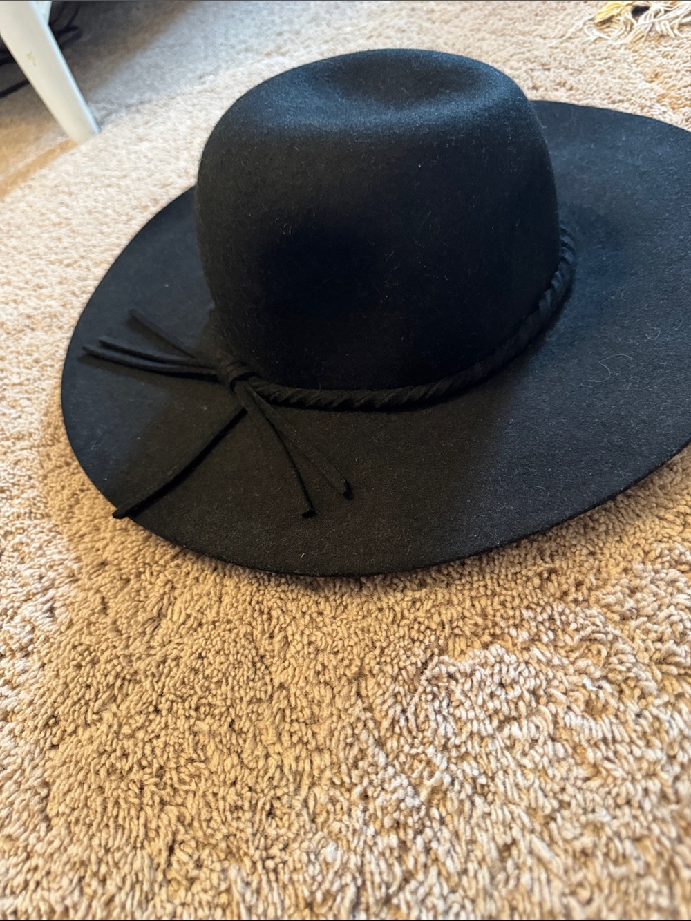 Classic Black Wide-Brim Wool Hat